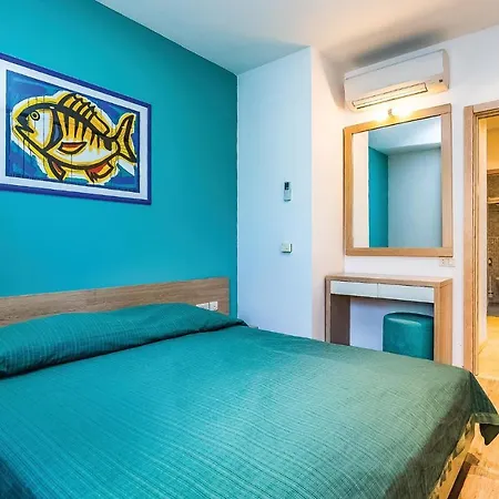 Beautiful In With Sauna, 1 Bedrooms And Swimming Pool *