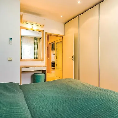 Beautiful In With Sauna, 1 Bedrooms And Swimming Pool Апартаменты